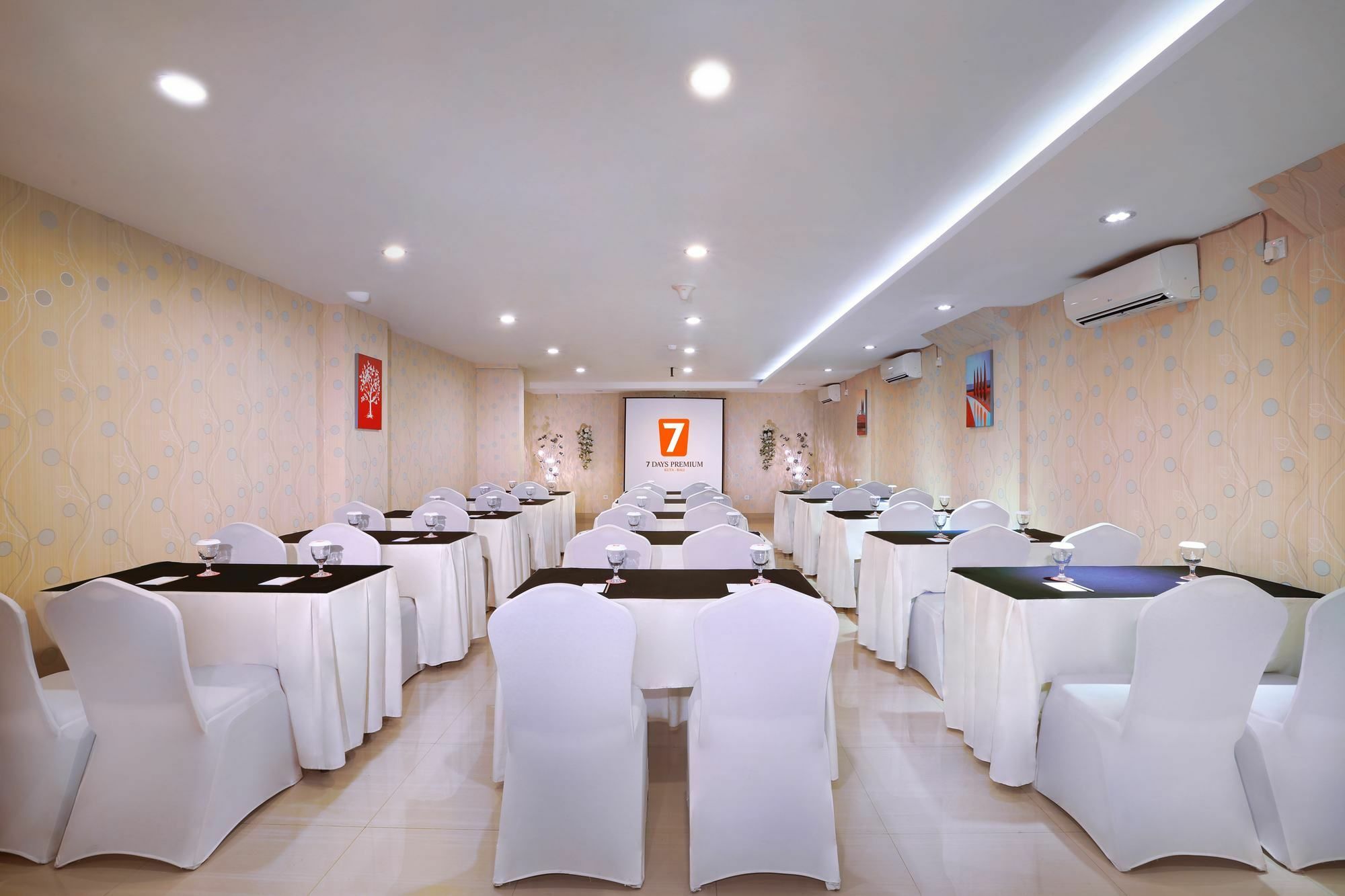 Sun Royal Hotel Kuta Lombok Buitenkant foto