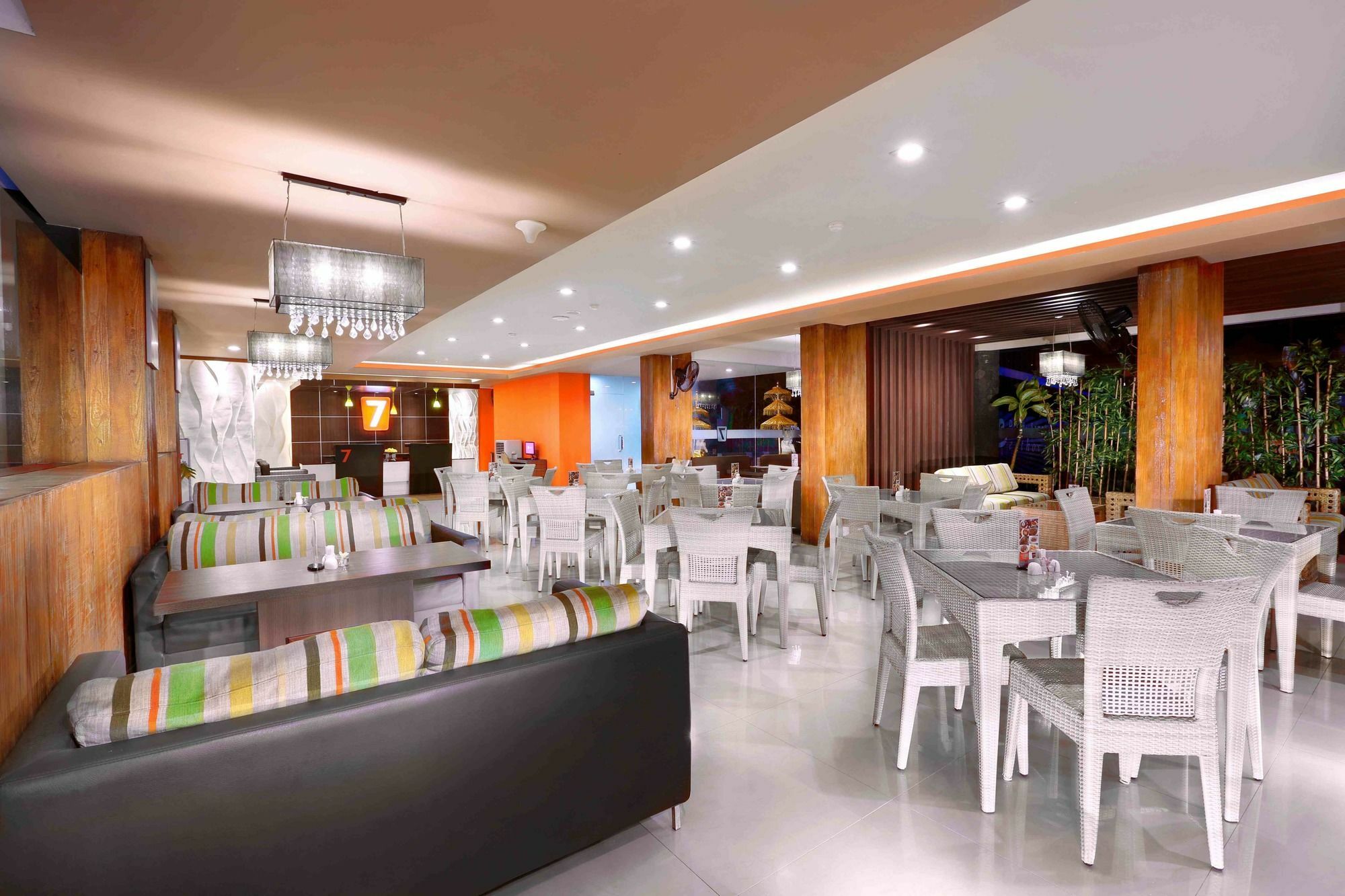 Sun Royal Hotel Kuta Lombok Buitenkant foto