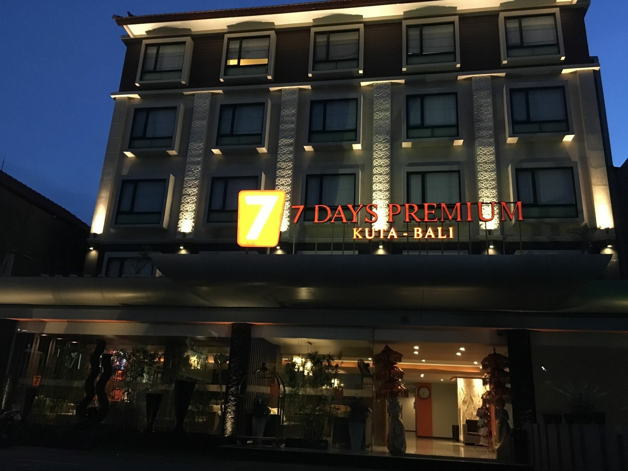 Sun Royal Hotel Kuta Lombok Buitenkant foto